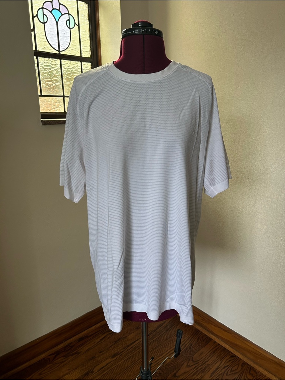 ·Lululemon· White Striped Mens Athletic Tee Shirt Size XL